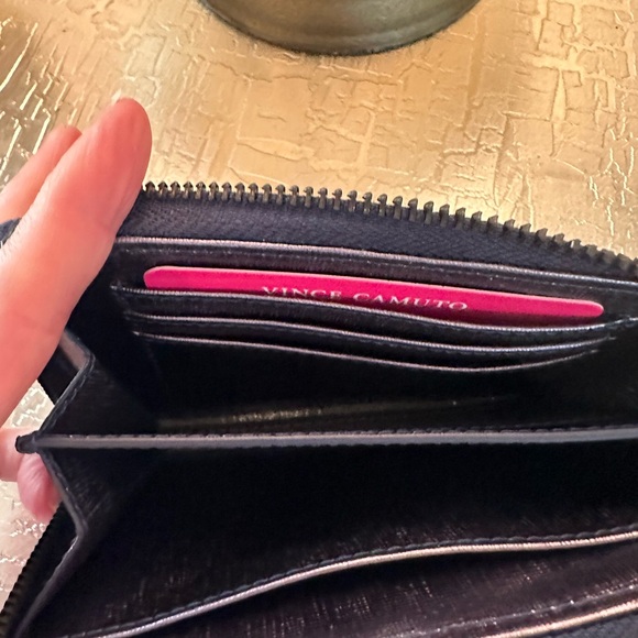 NWT Vince Camuto iridescent metallic wallet - Picture 2 of 6